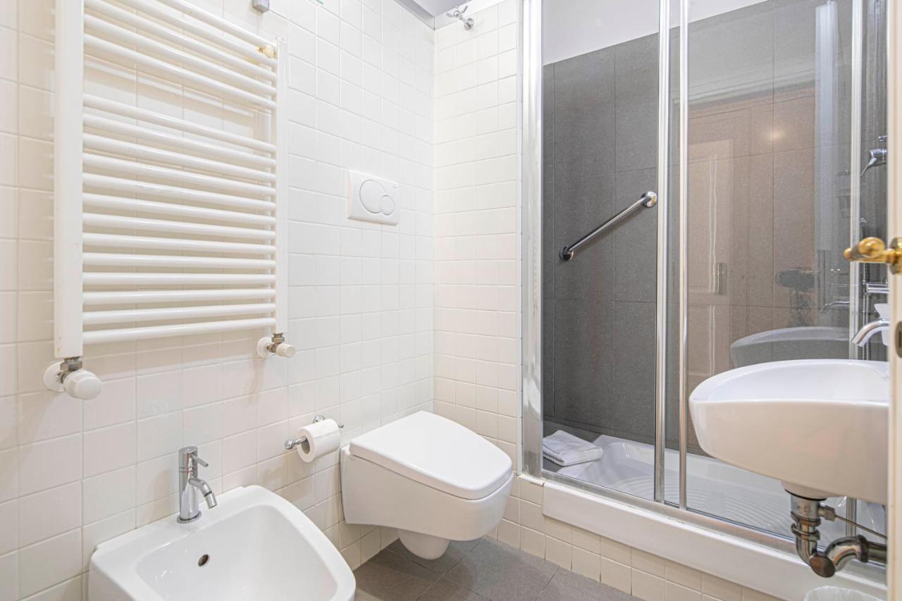 Residenza Castrense Bed & Breakfast Rome Exterior photo